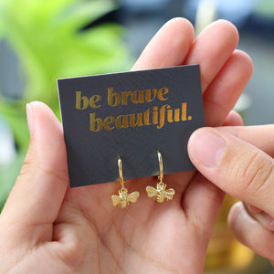 HUGGIES - Be Brave Beautiful - 18K Gold Sterling Silver Hoops with Bee Charm (8602-R)