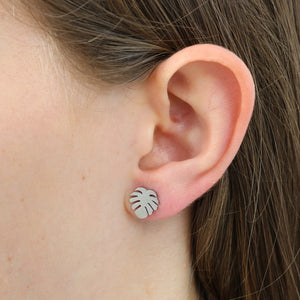 Monstera leaf hypoallergenic stainless steel earring stud, available in black, rose gold, silver or black.