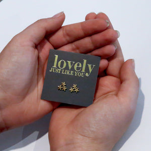 Stainless Steel flower shape earrings. Hypoallergenic studs in Rose Gold, Silver, Black & Gold. Star shaped. Beautiful Gifts by Sister and Soul. Foil feature gift card Girl you are amazing.