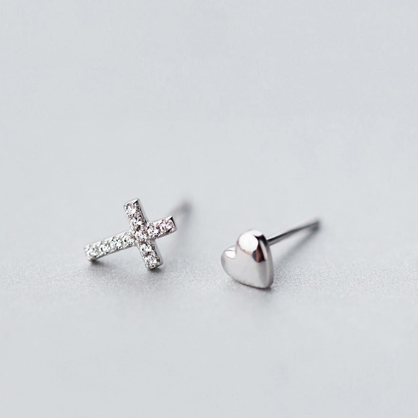 Stainless Silver vs. Sterling Silver: What's the difference?