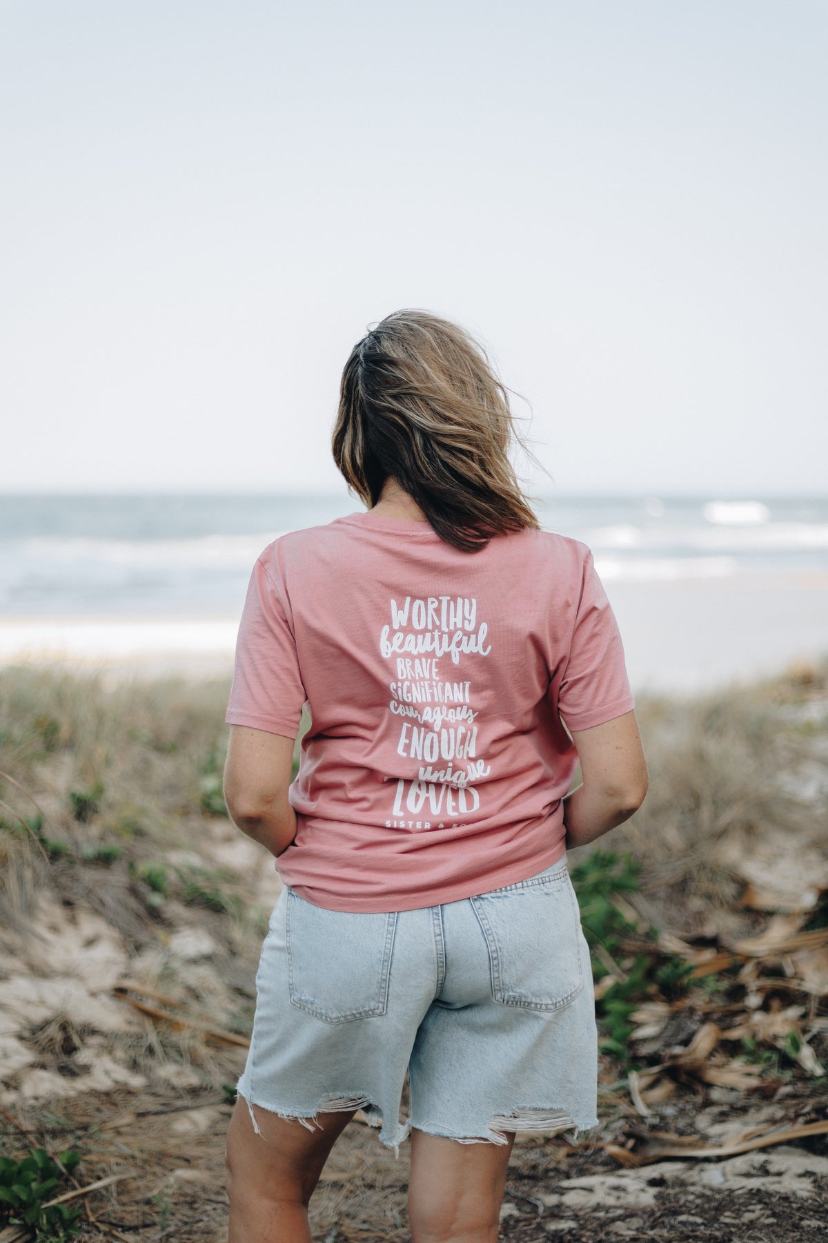 WORTHY BEAUTIFUL BRAVE - Dusty Rose Boxy Tee - White Print