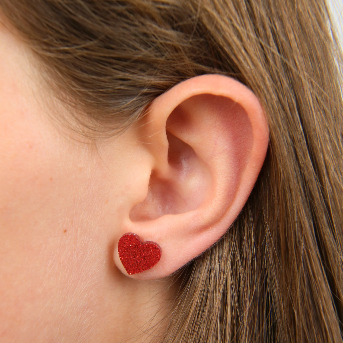 SPARKLE ACRYLIC HEART STUDS - Hey Gorgeous - Red Glitter (9116)