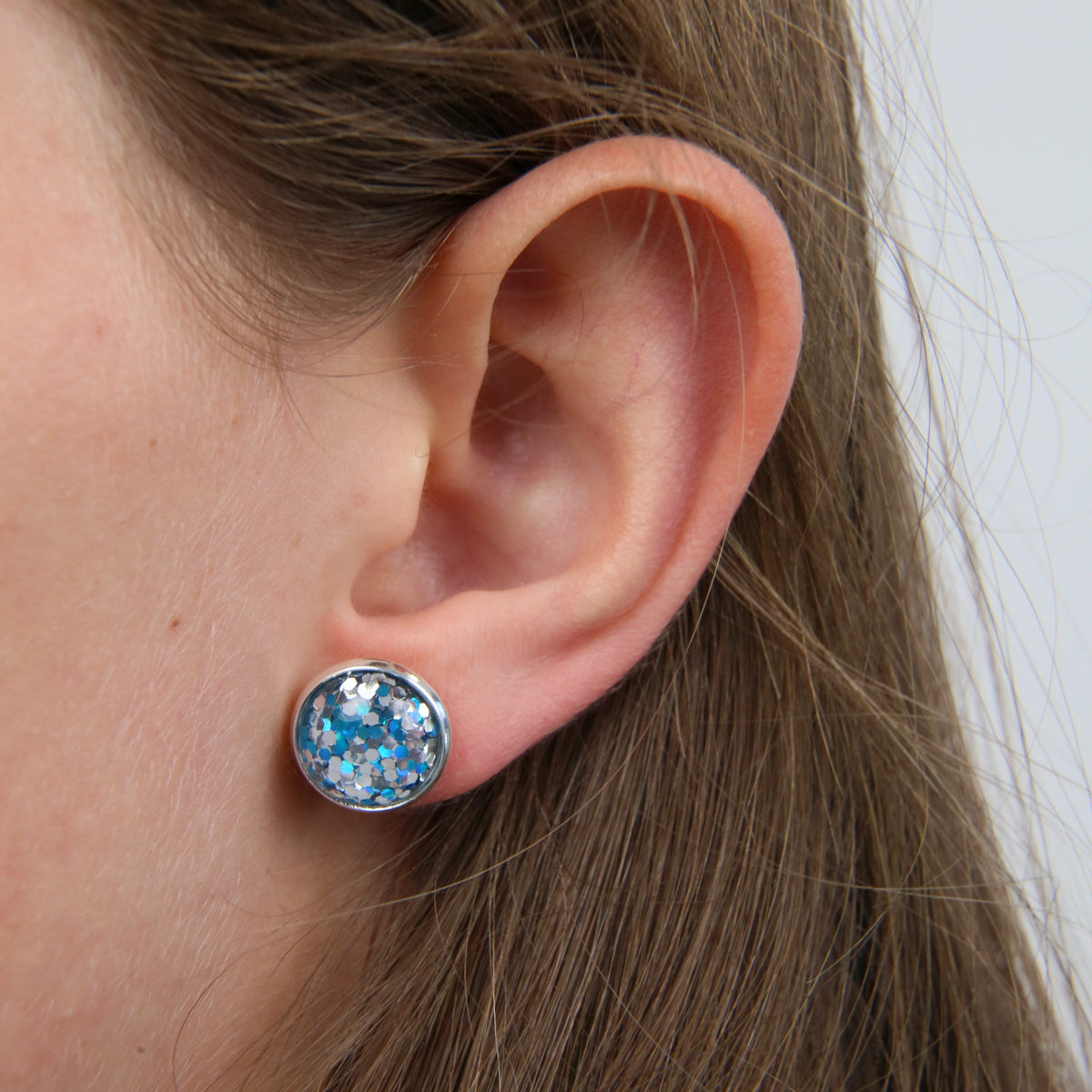 SPARKLEFEST - Shine Bright - Bright Silver 12mm Circle Studs - Silver & Blue Glitter (12444)